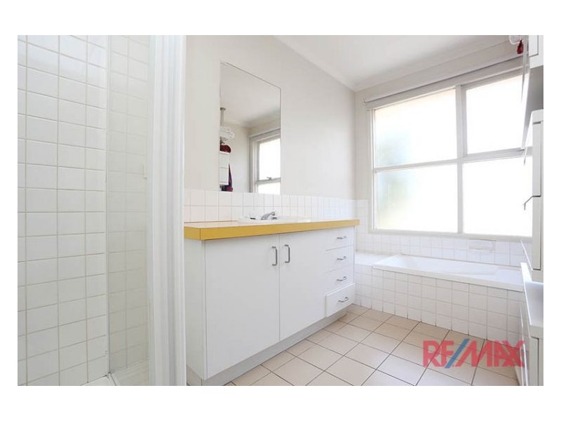2 Dyson Drive, Lynbrook VIC 3975