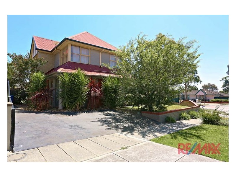 2 Dyson Drive, Lynbrook VIC 3975