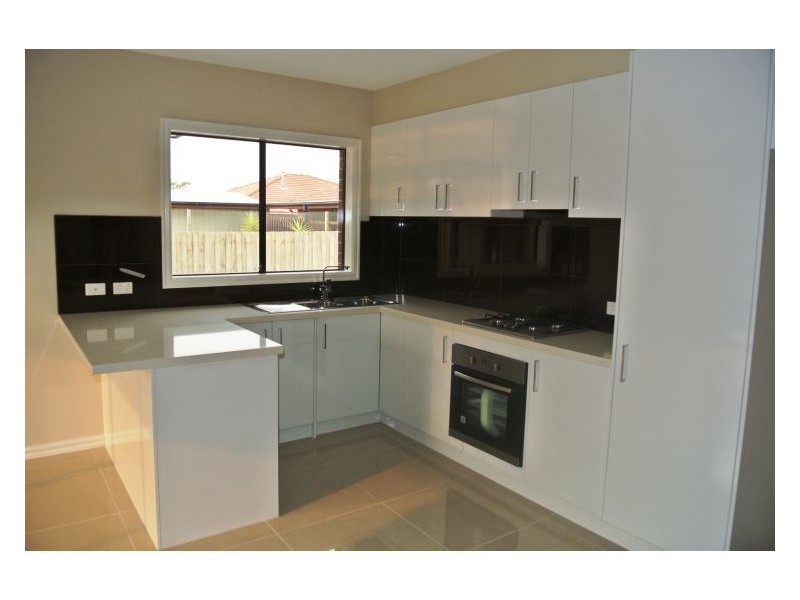 2/3 Brunel Court, Hampton Park VIC 3976