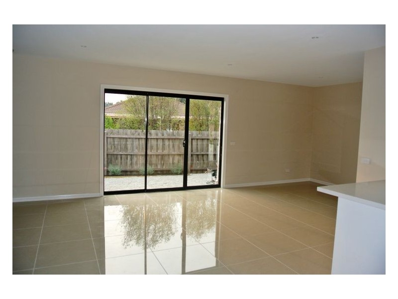 2/3 Brunel Court, Hampton Park VIC 3976