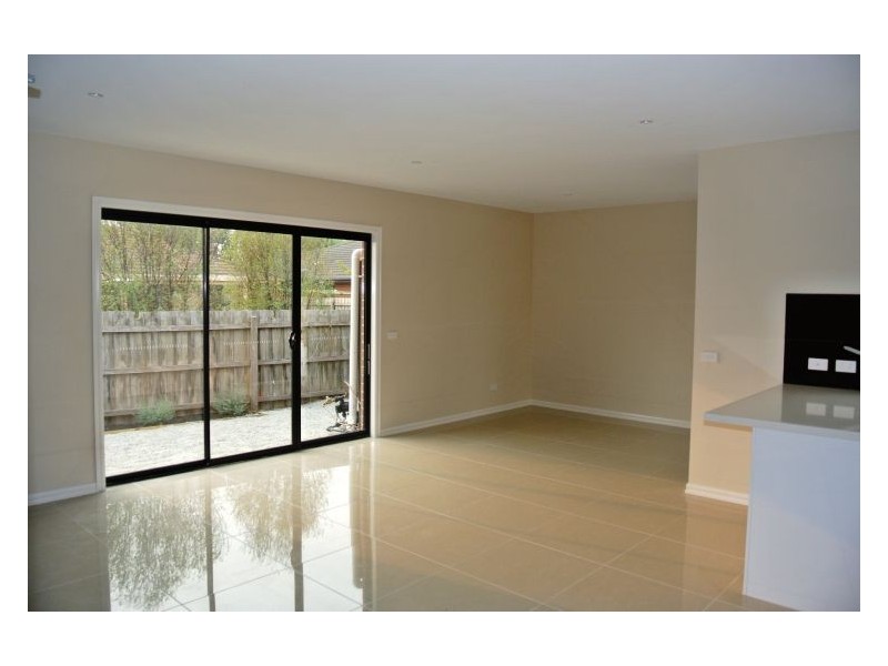 2/3 Brunel Court, Hampton Park VIC 3976