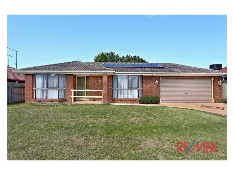 34 Collins Crescent, Berwick VIC 3806