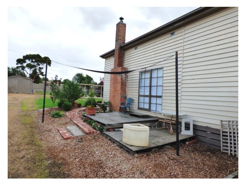 17 Gray Street, Lismore VIC 3324