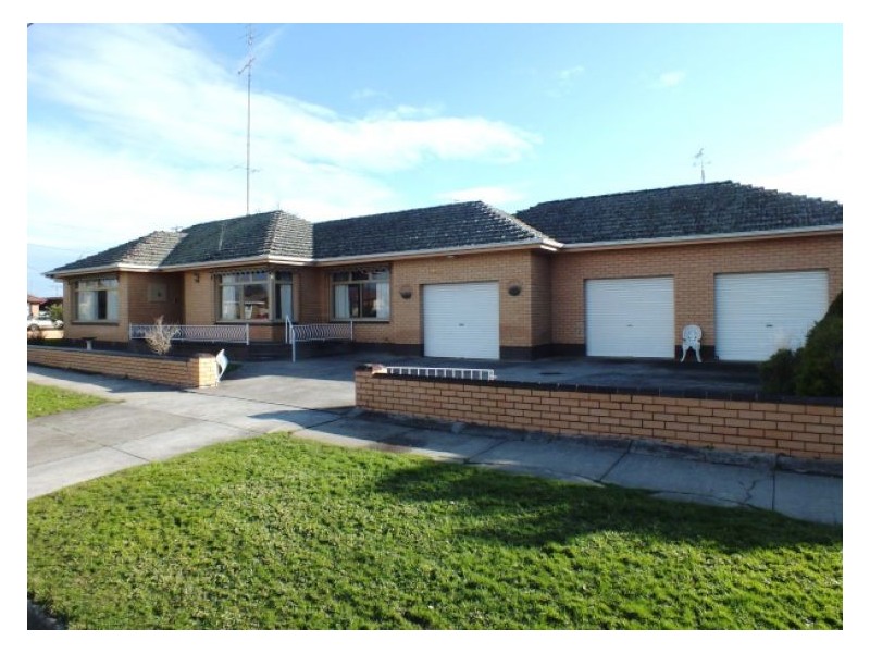 1144 Norman Street, Wendouree VIC 3355