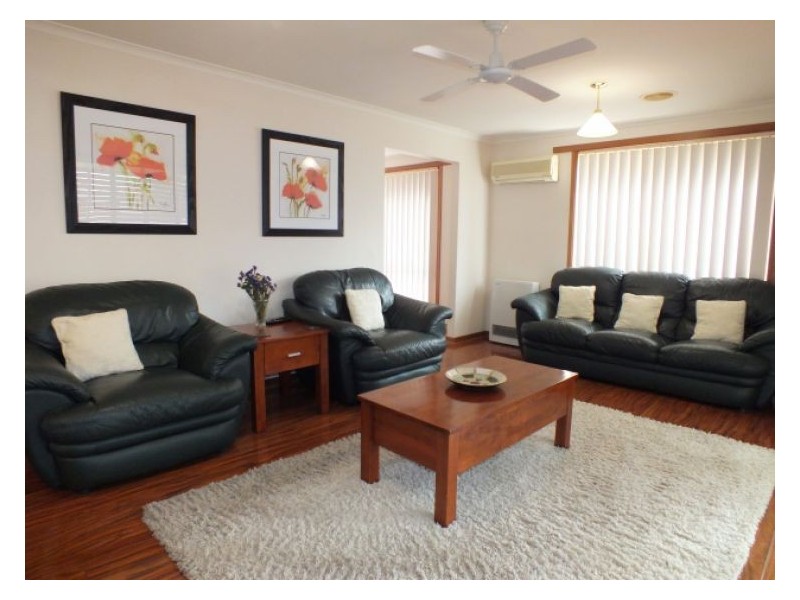 21 Bonshaw Drive, Sebastopol VIC 3356