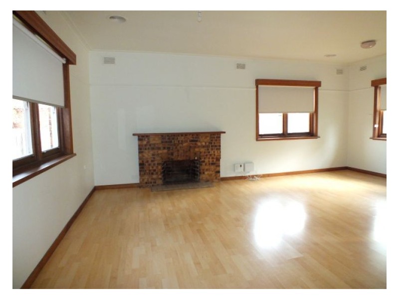 18 Waller Avenue, Newington VIC 3350