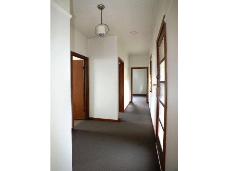 18 Waller Avenue, Newington VIC 3350