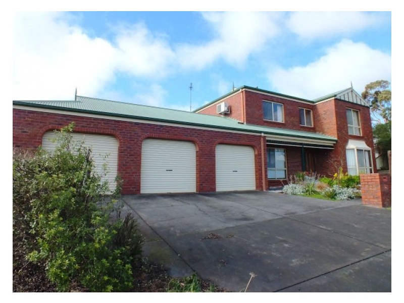 21 Tinworth Avenue, Mount Clear VIC 3350