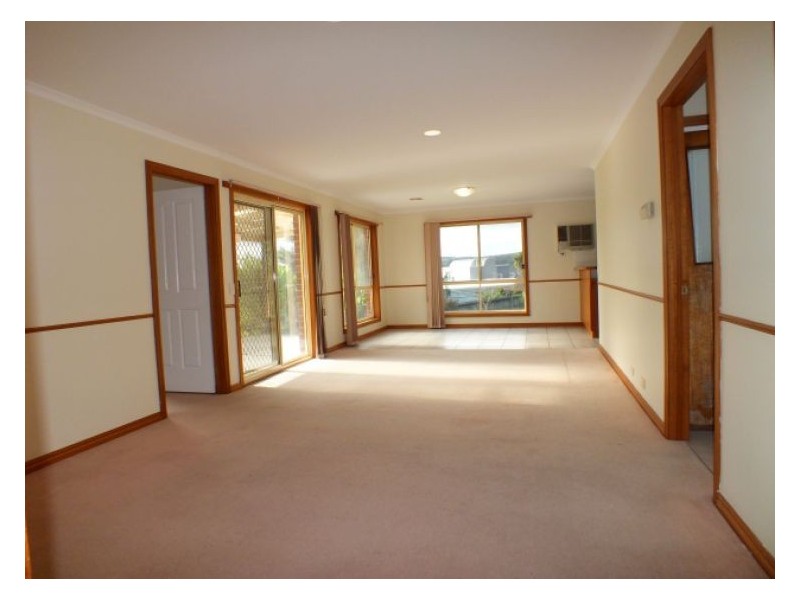 21 Tinworth Avenue, Mount Clear VIC 3350