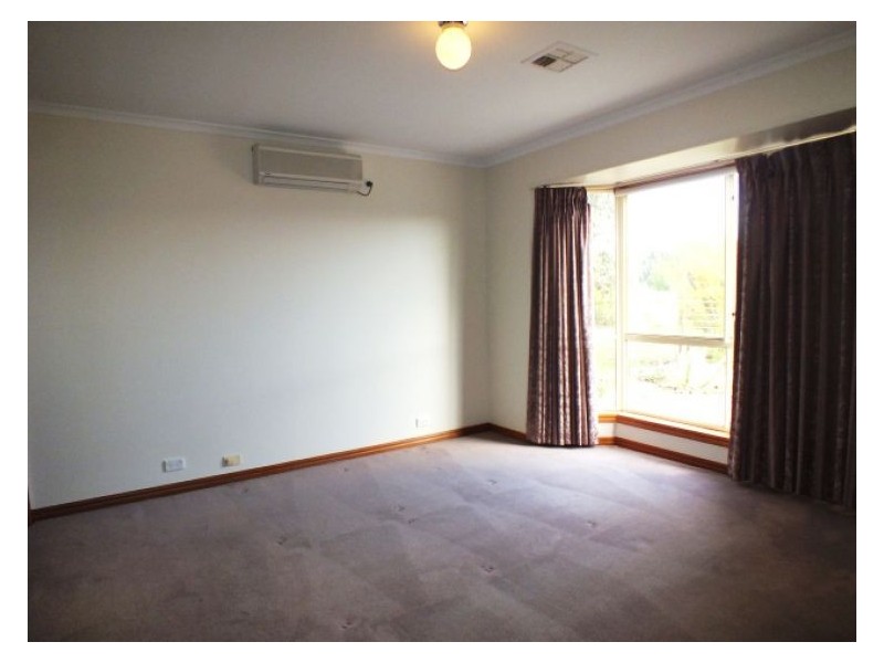 21 Tinworth Avenue, Mount Clear VIC 3350