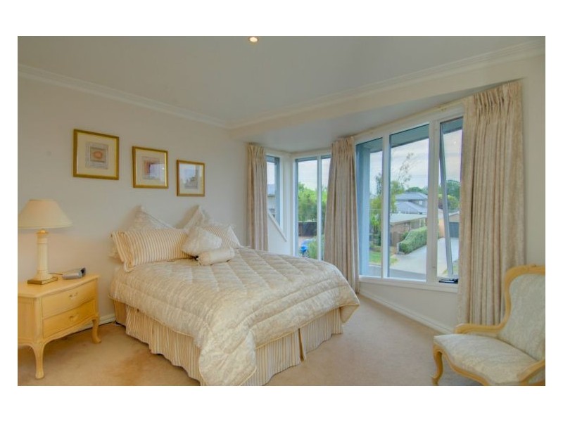 7 Elliott Street, Lake Wendouree VIC 3350