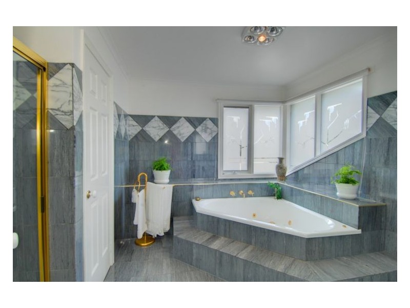 7 Elliott Street, Lake Wendouree VIC 3350