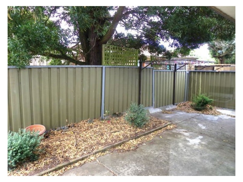 2/110 Park Street, Redan VIC 3350