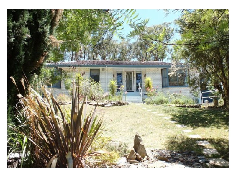 4 Ingliston Avenue, Mount Helen VIC 3350