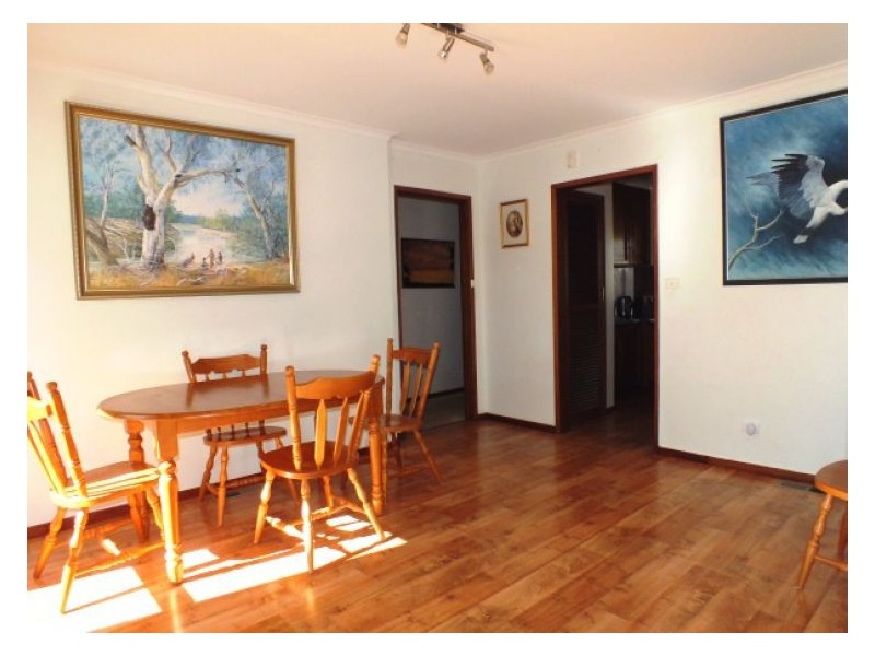 4 Ingliston Avenue, Mount Helen VIC 3350