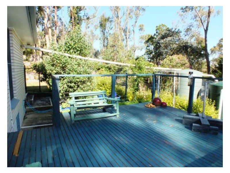 4 Ingliston Avenue, Mount Helen VIC 3350