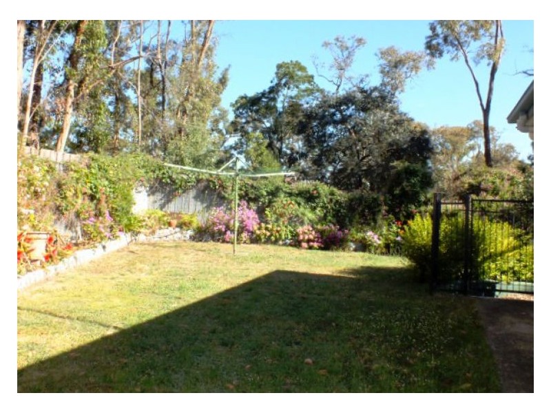 4 Ingliston Avenue, Mount Helen VIC 3350