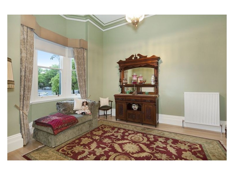 334 Lydiard Street North, Soldiers Hill VIC 3350