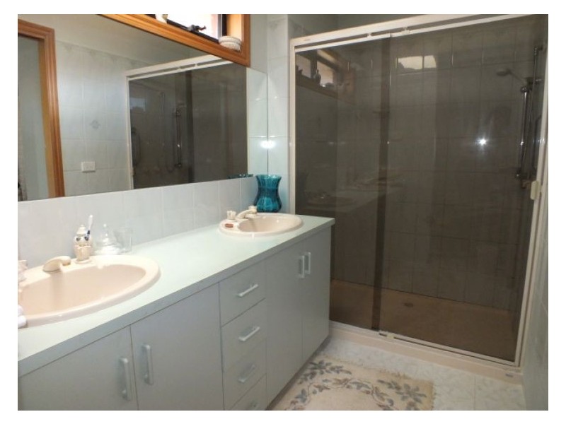 1859 Sturt Street, Alfredton VIC 3350