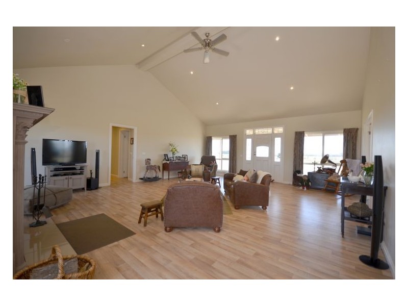 57 Brays Road, Cambrian Hill VIC 3352