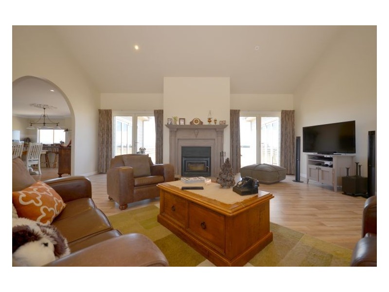 57 Brays Road, Cambrian Hill VIC 3352