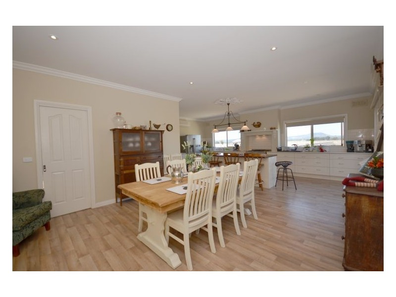 57 Brays Road, Cambrian Hill VIC 3352