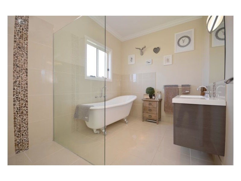 57 Brays Road, Cambrian Hill VIC 3352