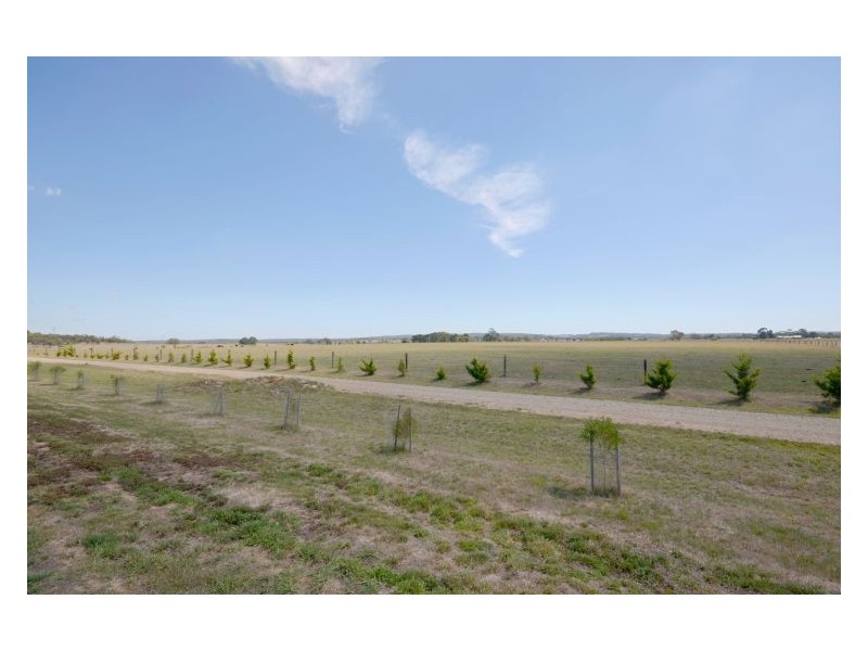 57 Brays Road, Cambrian Hill VIC 3352