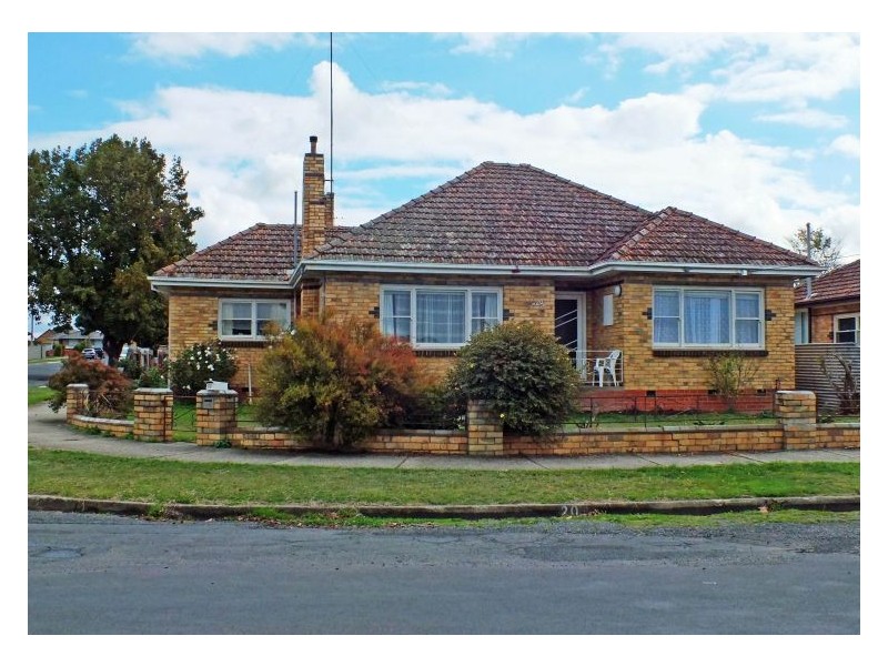 20 Rowlands Street, Sebastopol VIC 3356