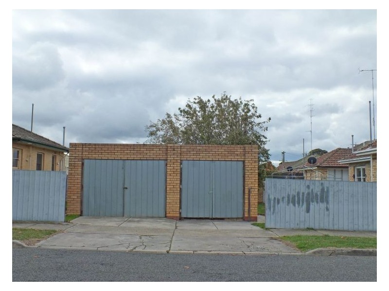 20 Rowlands Street, Sebastopol VIC 3356