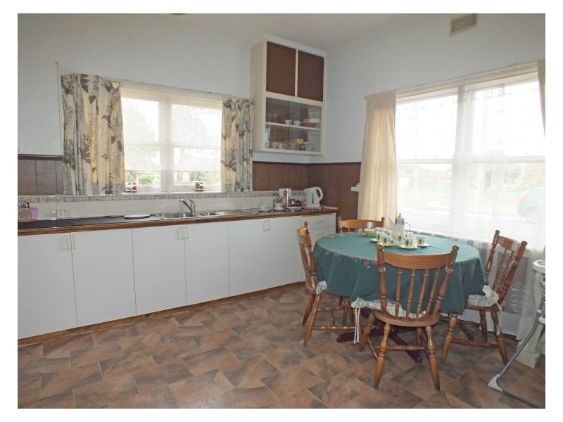 20 Rowlands Street, Sebastopol VIC 3356