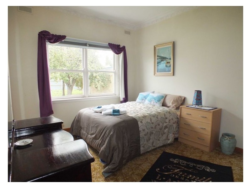 20 Rowlands Street, Sebastopol VIC 3356