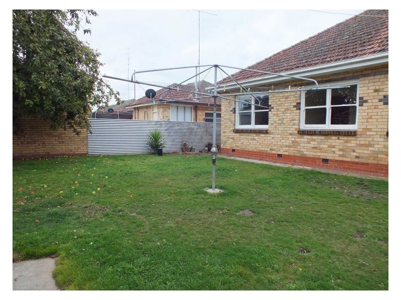 20 Rowlands Street, Sebastopol VIC 3356