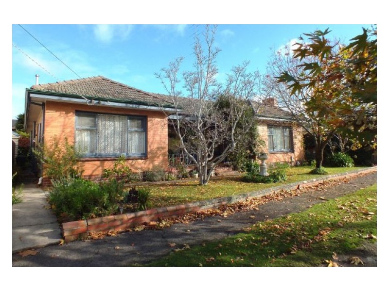 63 Victoria Avenue, Lake Wendouree VIC 3350