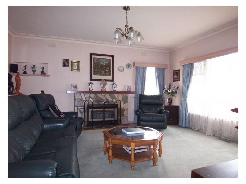 63 Victoria Avenue, Lake Wendouree VIC 3350