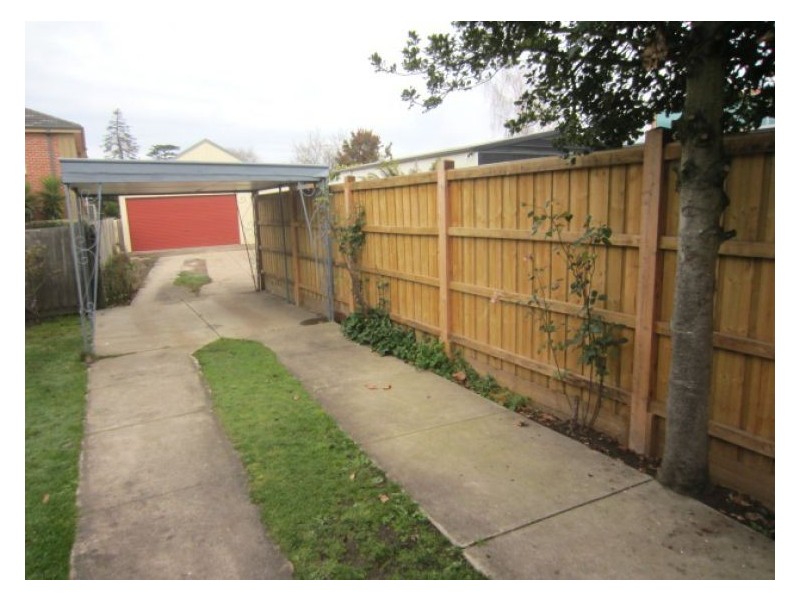 63 Victoria Avenue, Lake Wendouree VIC 3350