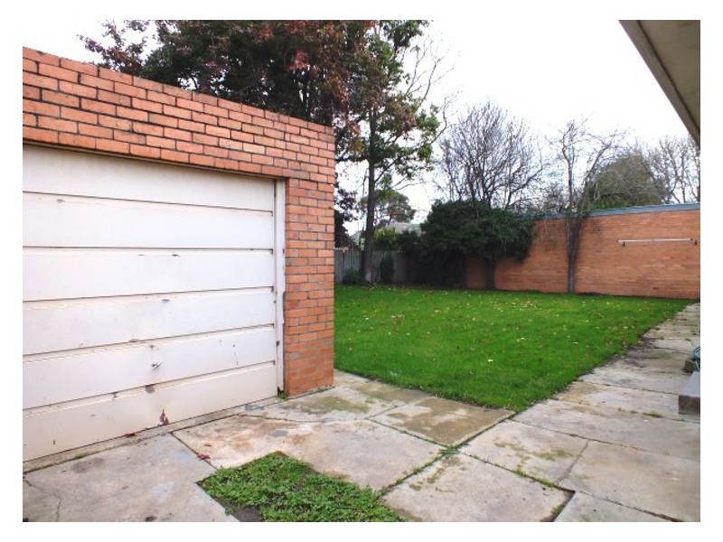 15 Muir Crescent, Newington VIC 3350