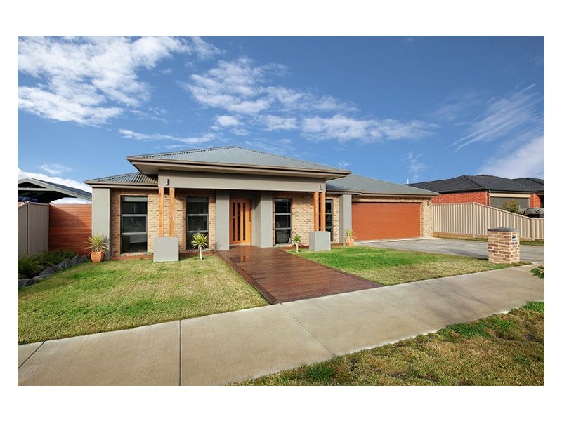 11 Elegante Road, Delacombe VIC 3356