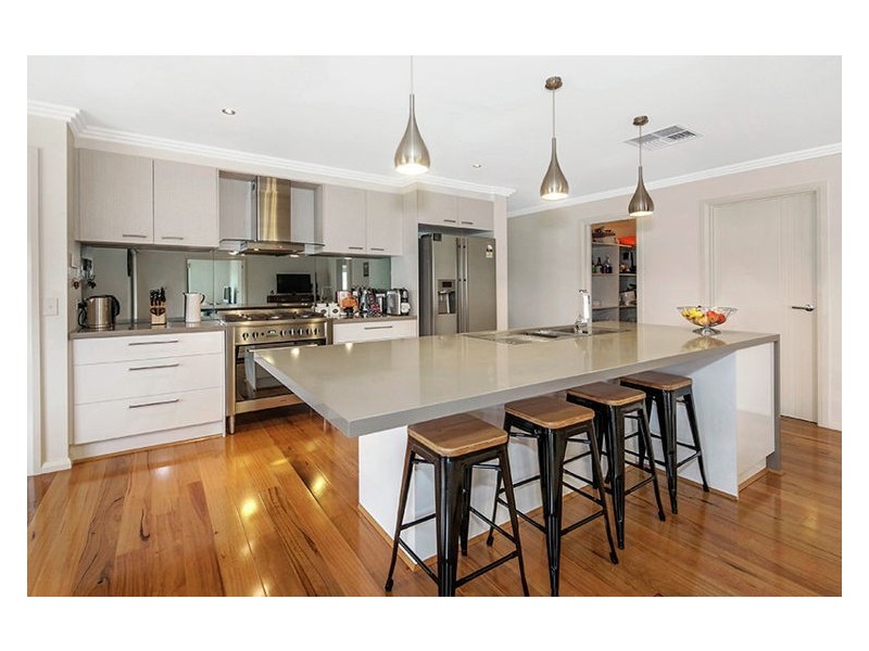 11 Elegante Road, Delacombe VIC 3356