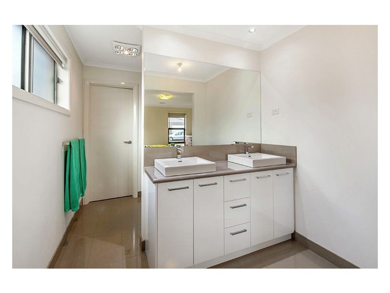 11 Elegante Road, Delacombe VIC 3356