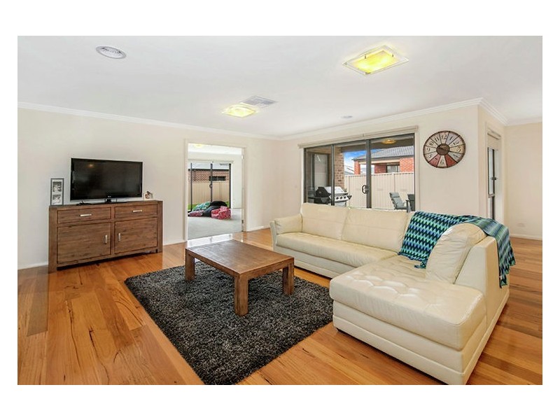 11 Elegante Road, Delacombe VIC 3356