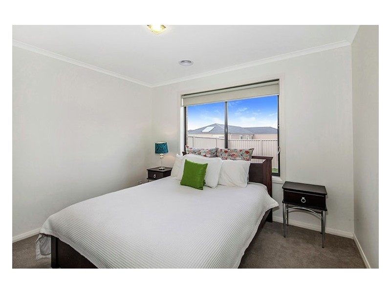 11 Elegante Road, Delacombe VIC 3356