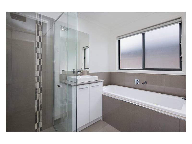 11 Elegante Road, Delacombe VIC 3356