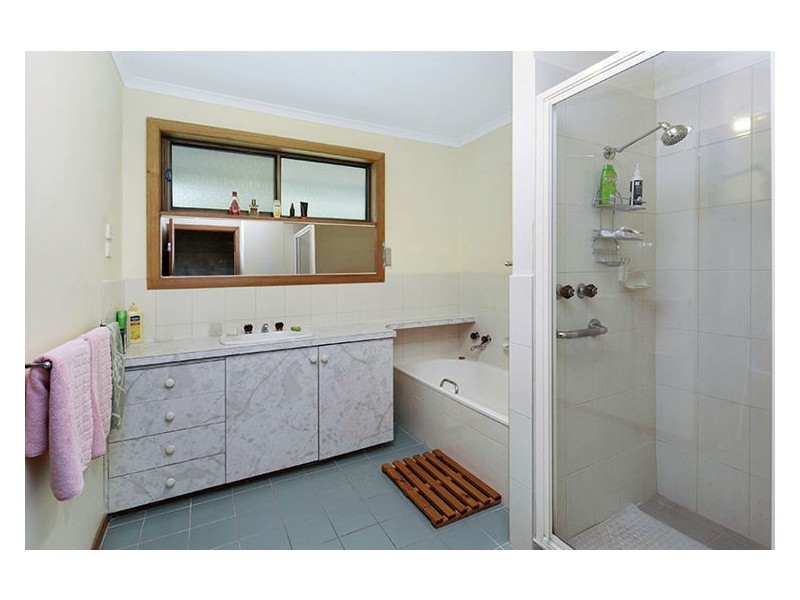 6 Stanley Street, Gordon VIC 3345