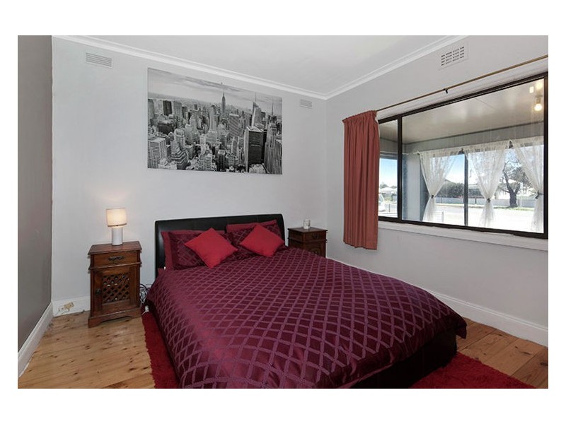 22 Bridge Street, Sebastopol VIC 3356