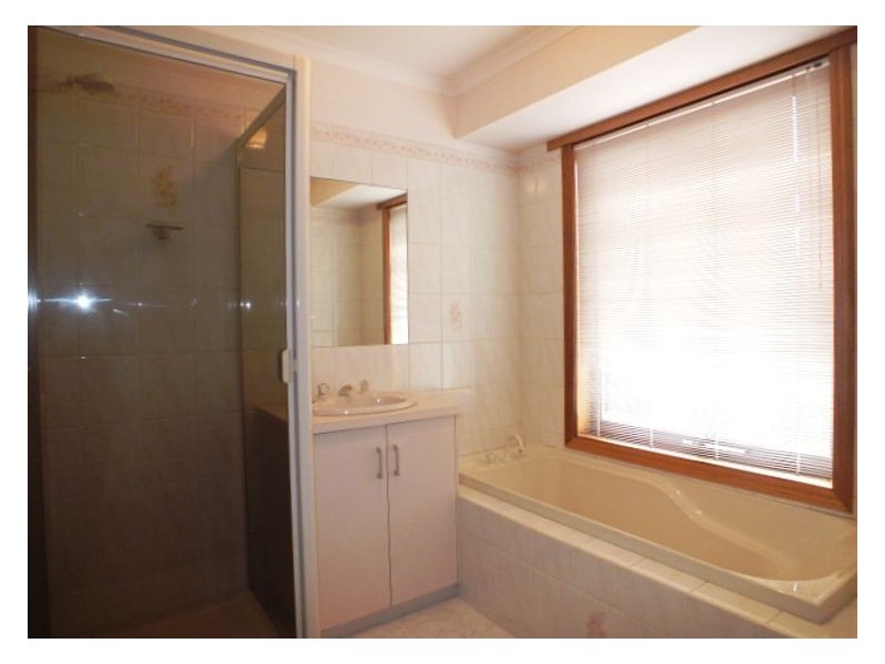 1859 Sturt Street, Alfredton VIC 3350