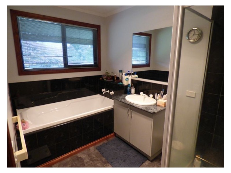 48 Grevillea Drive, Enfield VIC 3352