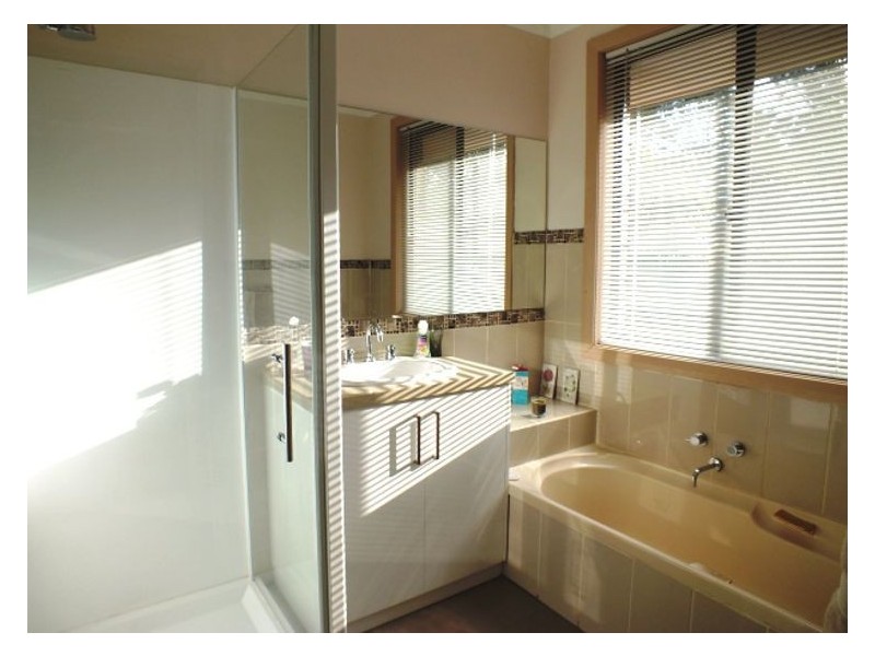 129 Doodts Road, Ballarat North VIC 3350