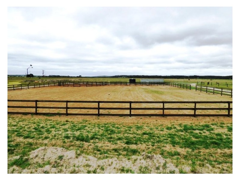 70 Vaggs Road, Ross Creek VIC 3351