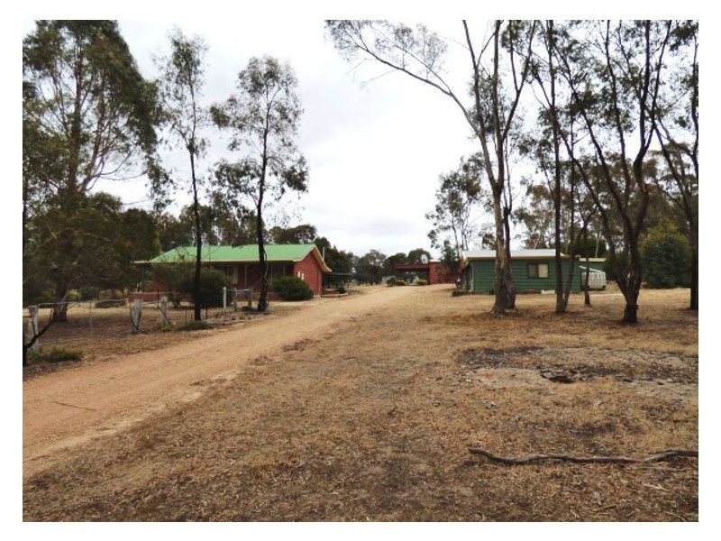 156 Simpsons Lane, Evansford VIC 3371